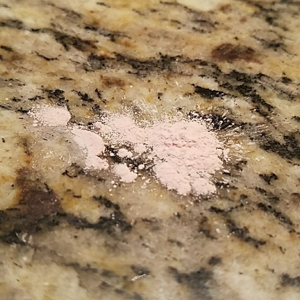 Baking/Setting powder - Picture 2 of 2